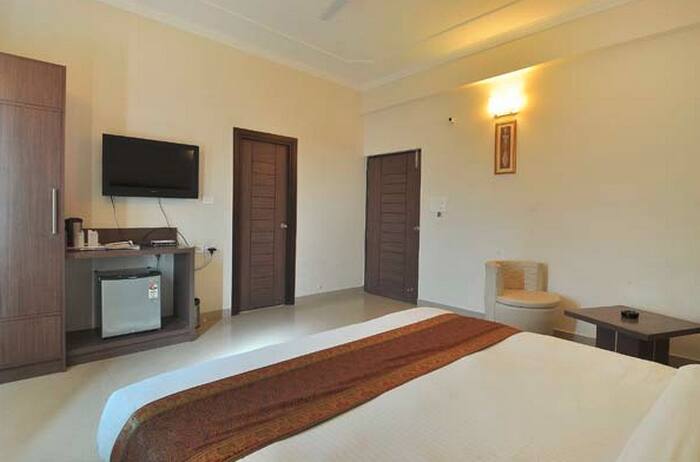 The White Spot Resort, Jalandhar 4